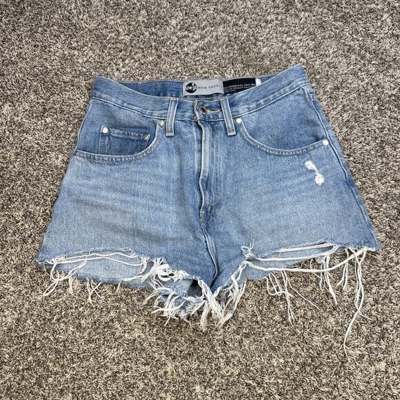 Women’s Levi Silver Tab Mom‎ Shorts Jeans High Waist Frayed Size 27 - Picture 1 of 7